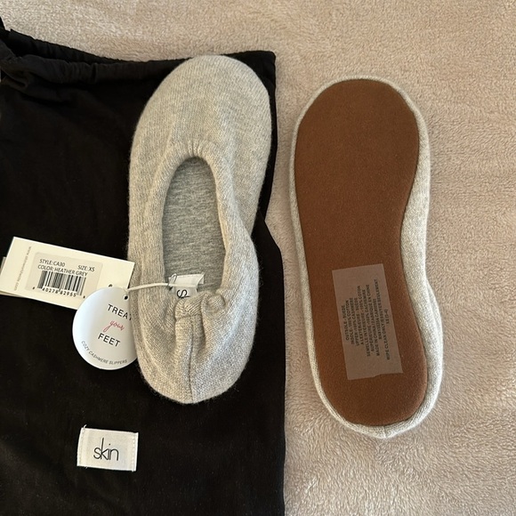 SKIN Worldwide 100% Cashmere Slippers with Suede Sole Size XS - Picture 2 of 5